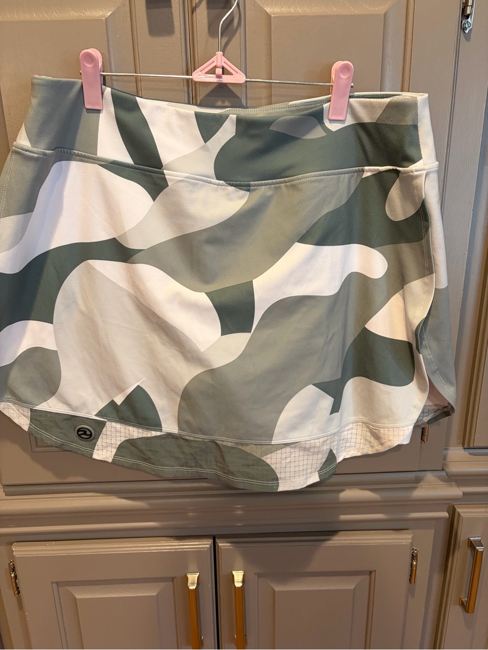 Athletic Camo Print Skort in Sage and White